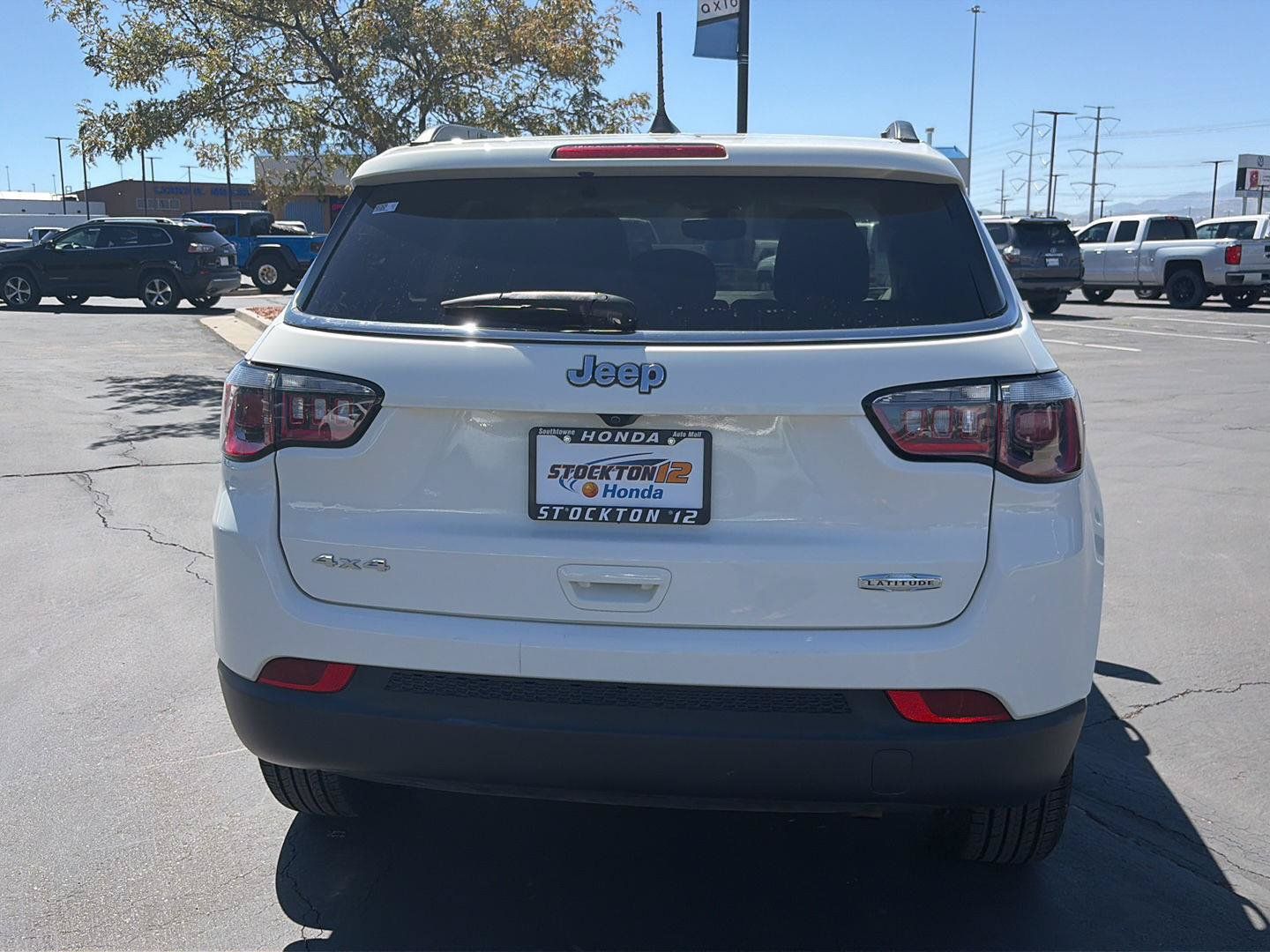 Used 2019 Jeep Compass Latitude w/ Popular Equipment Group AWD/4WD image 5