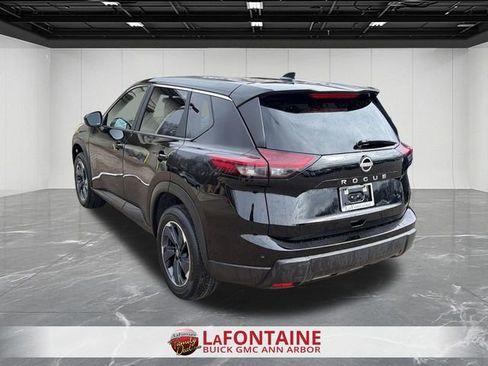 Used 2025 Nissan Rogue SV image 6