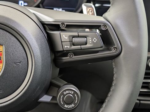 Certified 2026 Porsche Macan AWD/4WD image 21