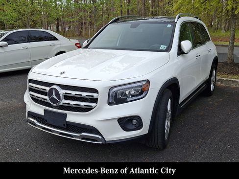 Used 2021 Mercedes-Benz GLB 250 4MATIC image 3