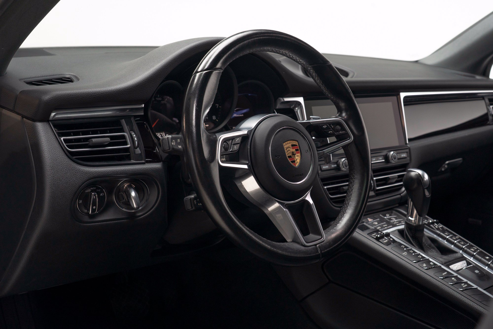 Used 2020 Porsche Macan AWD/4WD image 19