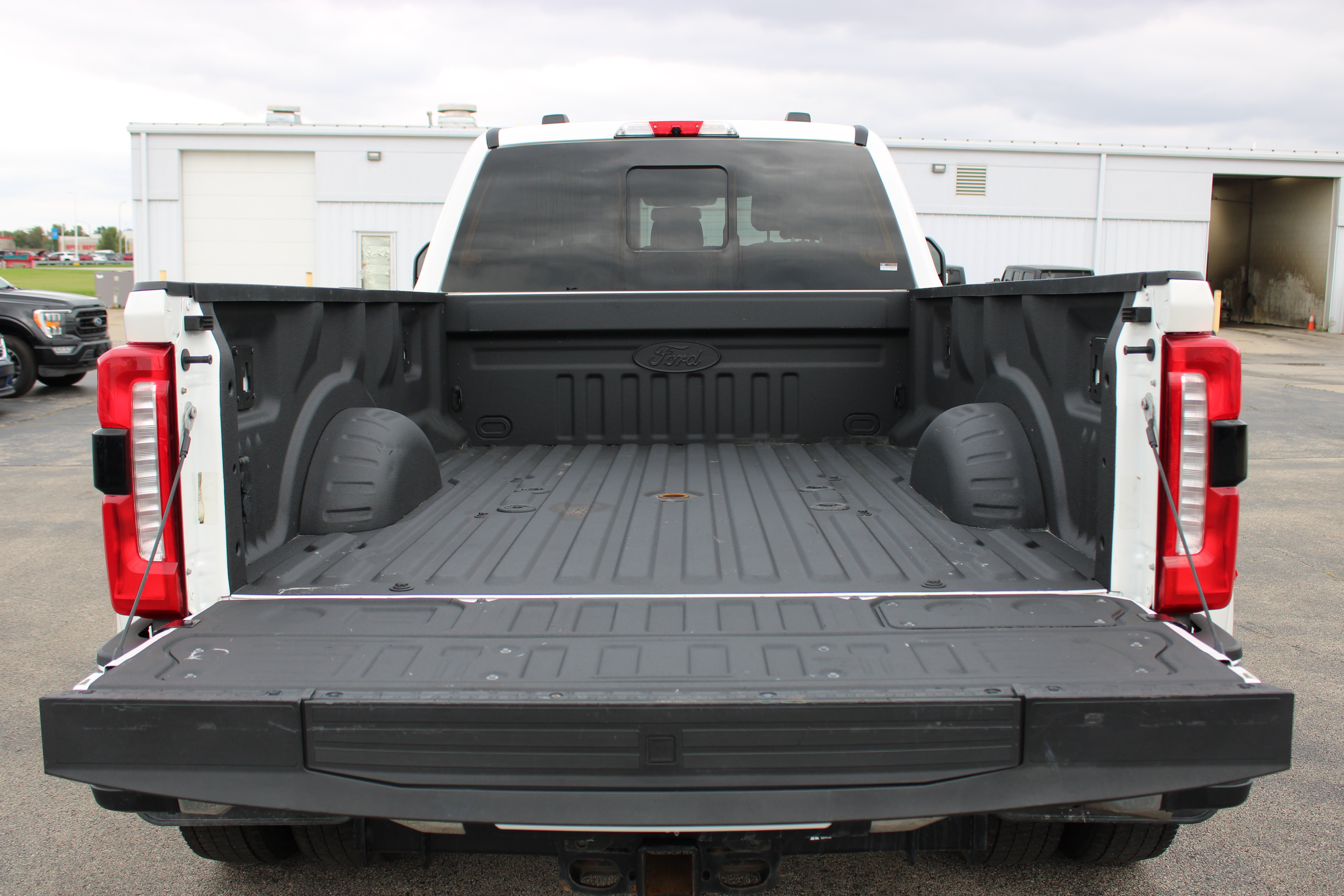 Used 2024 Ford F450 Lariat w/ Lariat Ultimate Package AWD/4WD image 14