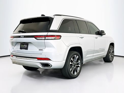 Used 2022 Jeep Grand Cherokee Overland w/ Luxury Tech Group IV image 9