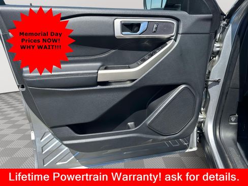 Used 2023 Ford Explorer XLT AWD/4WD image 15