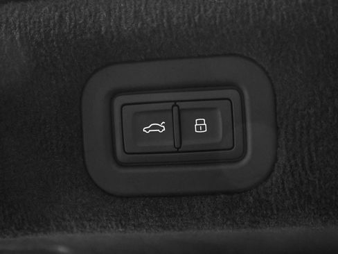 New 2026 Bentley Flying Spur Plug-In Hybrid AWD/4WD image 12