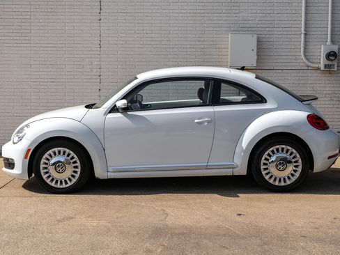 Used 2016 Volkswagen Beetle 1.8T SE FWD image 10