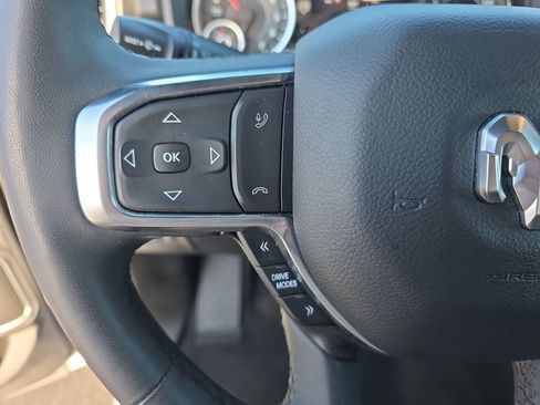 Used 2025 RAM 1500 Laramie image 32