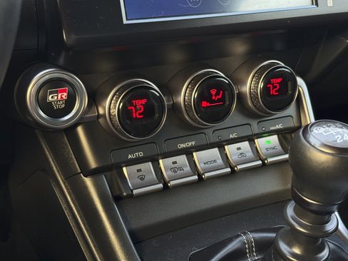 Used 2024 Toyota GR86 Premium image 26