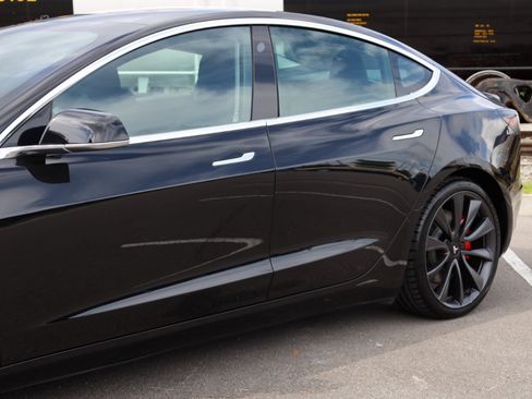 Used 2020 Tesla Model 3 Performance image 24