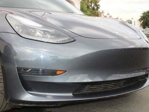 Used 2023 Tesla Model 3 Standard Range image 7