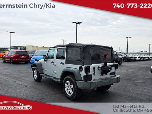 Used 2010 Jeep Wrangler Unlimited Sport image 6