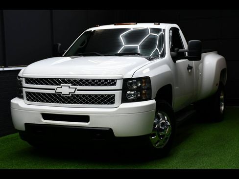 Used 2013 Chevrolet Silverado 3500 W/T RWD image 1