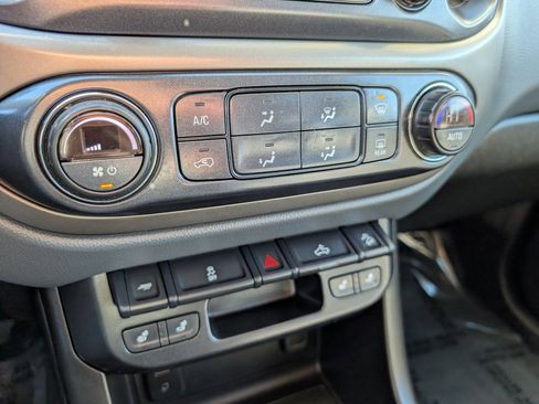 Used 2017 Chevrolet Colorado Z71 image 20