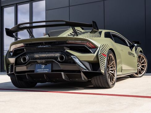 Used 2024 Lamborghini Huracan STO image 8