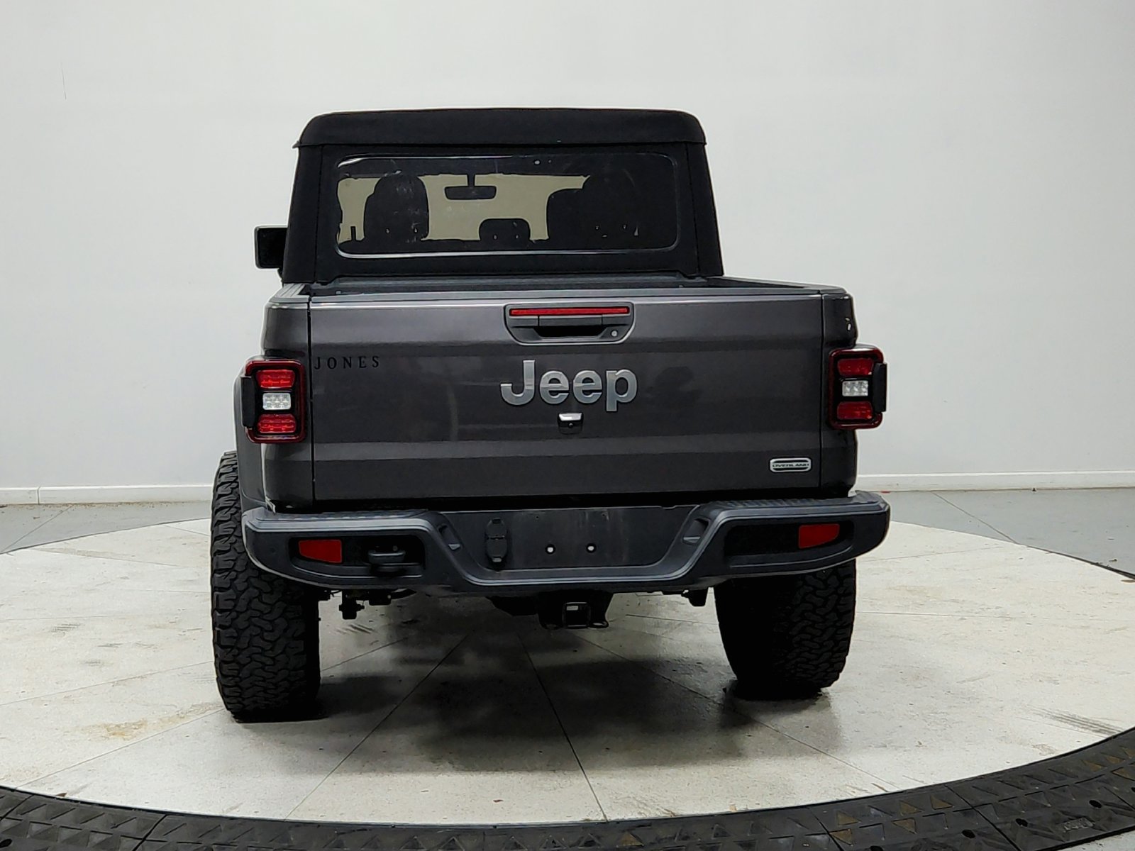 Used 2020 Jeep Gladiator Overland AWD/4WD image 7