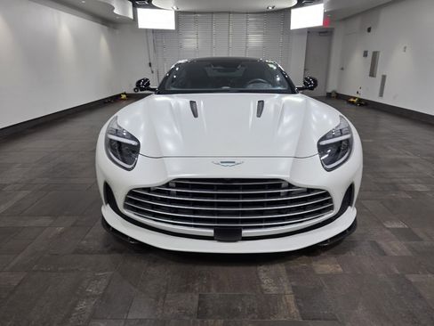 Used 2024 Aston Martin DB12 Coupe RWD image 7