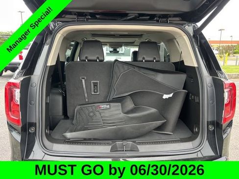 Used 2023 GMC Acadia Denali w/ Denali Ultimate Package AWD/4WD image 32