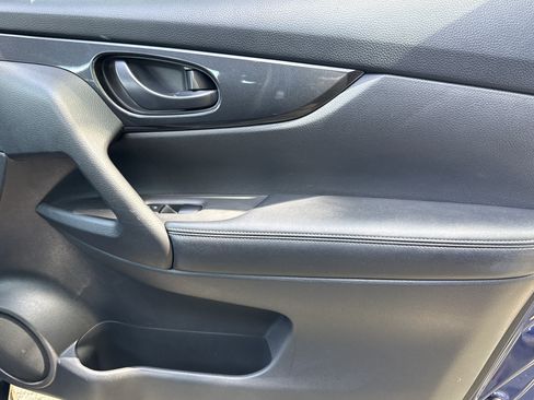 Used 2020 Nissan Rogue S AWD/4WD image 14