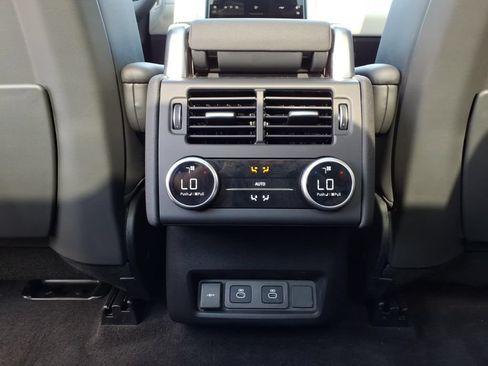 Certified 2025 Land Rover Discovery Dynamic SE AWD/4WD image 25