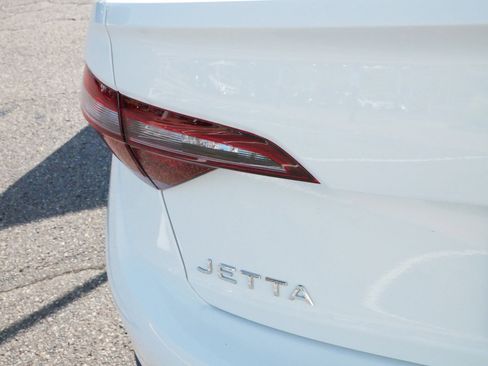 Certified 2024 Volkswagen Jetta Sport image 17