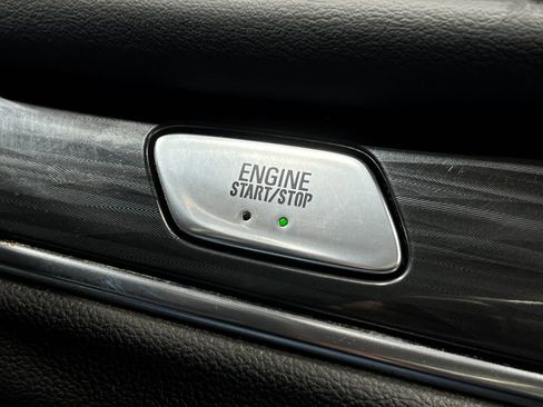 Used 2018 Buick Enclave Essence AWD/4WD image 22