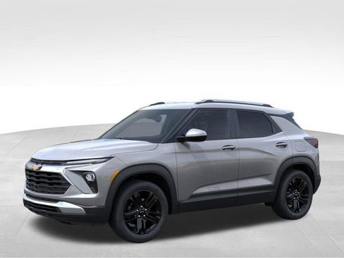 New 2026 Chevrolet TrailBlazer LT w/ Midnight Edition AWD/4WD image 2