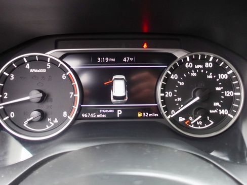 Used 2023 Nissan Rogue SV image 15