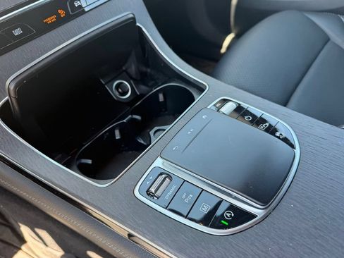 Used 2021 Mercedes-Benz GLC 300 4MATIC image 17