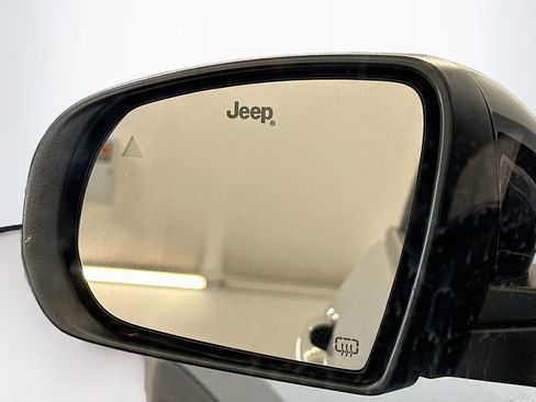 Used 2022 Jeep Compass Latitude image 16