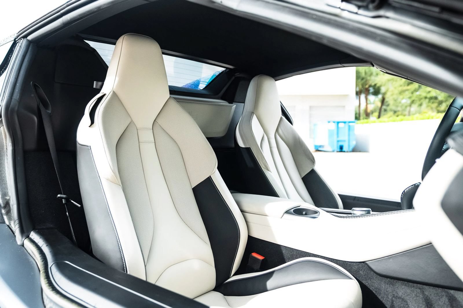 Used 2019 BMW i8 Roadster AWD/4WD image 13