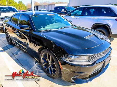 Used 2022 Dodge Charger R/T w/ Blacktop Package image 2