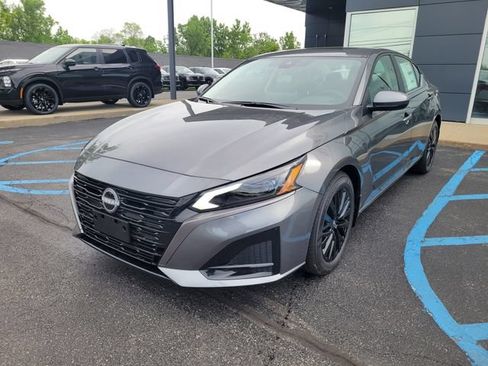 New 2026 Nissan Altima 2.5 SV FWD image 9