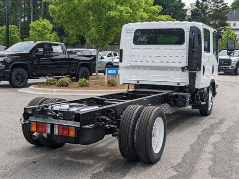 New 2025 Chevrolet Low Cab Forward image 6