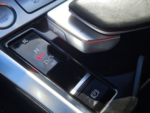 Used 2019 Audi e-tron Premium Plus AWD/4WD image 17