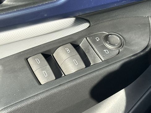 Used 2025 Chevrolet Equinox EV LT image 22