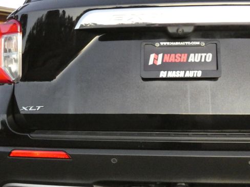 Used 2020 Ford Explorer XLT w/ Equipment Group 202A image 11