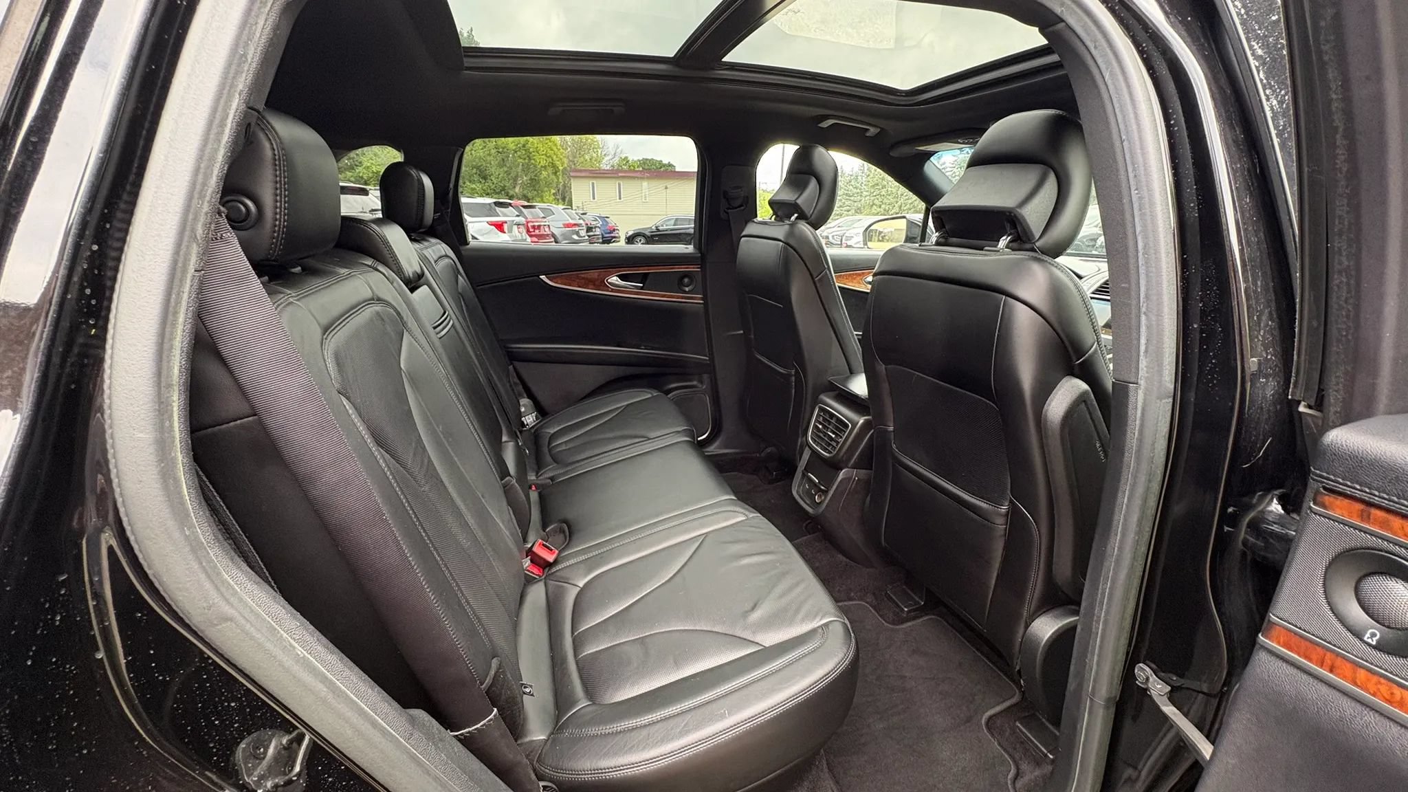 Used 2017 Lincoln MKX Reserve AWD/4WD image 26