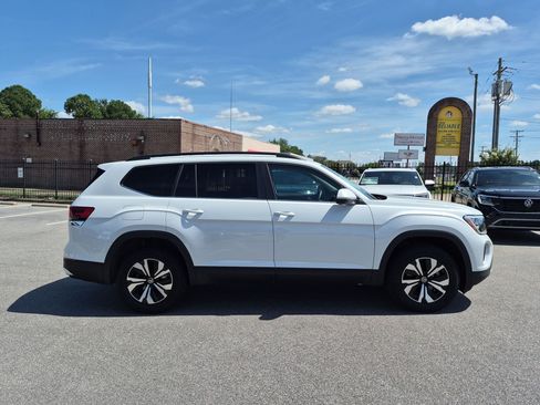 Used 2026 Volkswagen Atlas SE AWD/4WD image 2