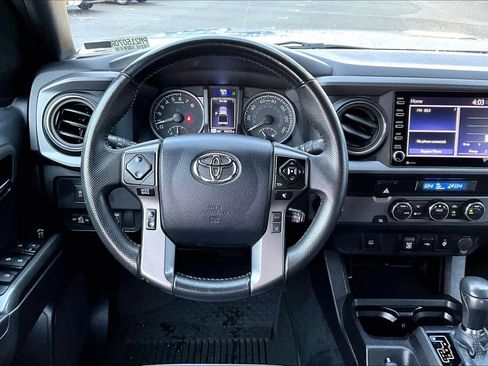 Certified 2023 Toyota Tacoma TRD Off-Road image 5