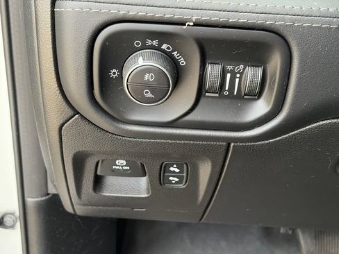 Used 2021 RAM 1500 Limited AWD/4WD image 19