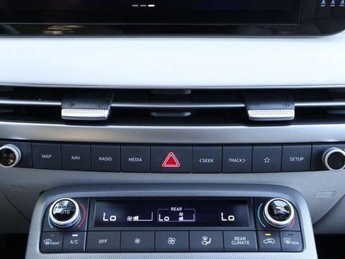 Used 2023 Hyundai Palisade Limited AWD/4WD image 19