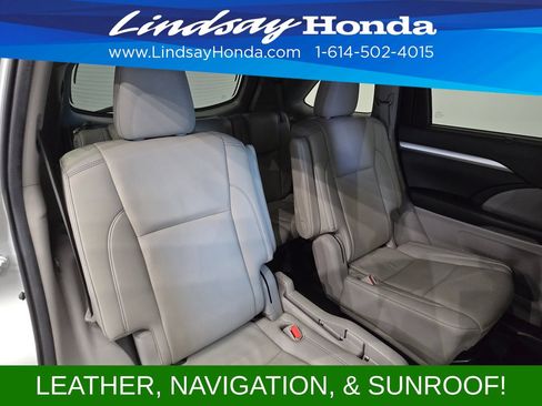 Used 2019 Toyota Highlander XLE AWD/4WD image 9