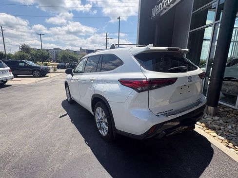 Used 2021 Toyota Highlander Limited AWD/4WD image 8