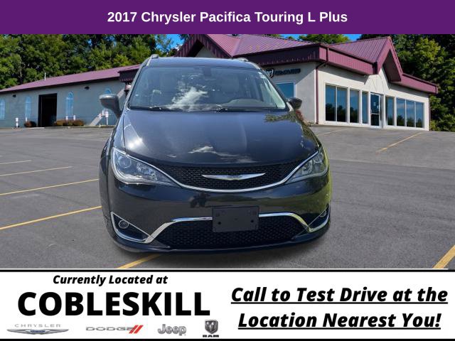 Used 2017 Chrysler Pacifica Touring-L Plus FWD image 2
