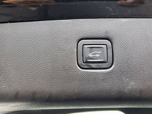 Used 2019 Chevrolet Blazer LT image 13