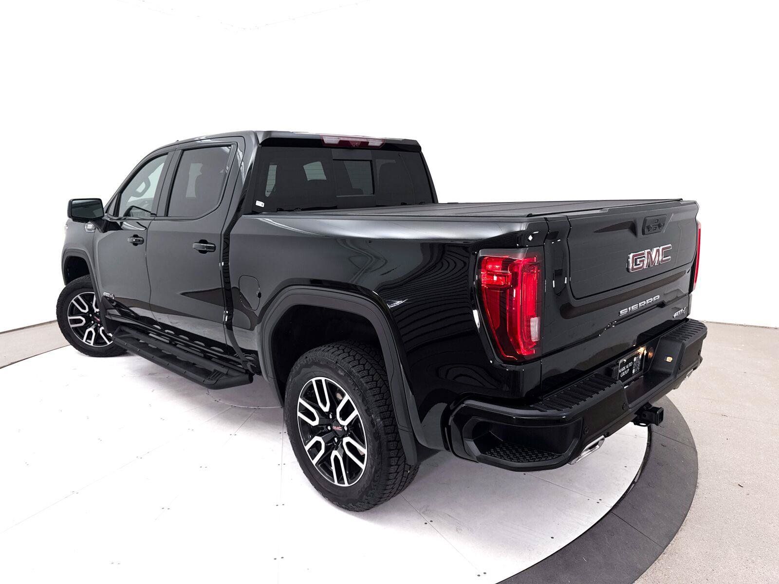 Used 2025 GMC Sierra 1500 AT4 w/ Technology Package AWD/4WD image 2