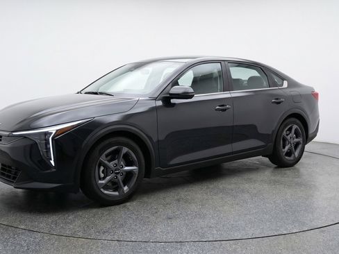 Used 2025 Kia K4 FWD image 3