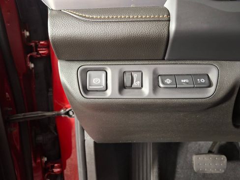 Used 2022 GMC Acadia AT4 w/ Technology Package image 15