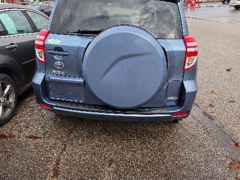 Used 2012 Toyota RAV4 FWD w/ Upgrade Value Pkg image 6