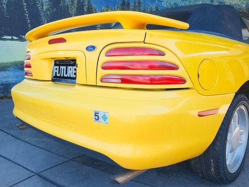 Used 1995 Ford Mustang GT RWD image 27